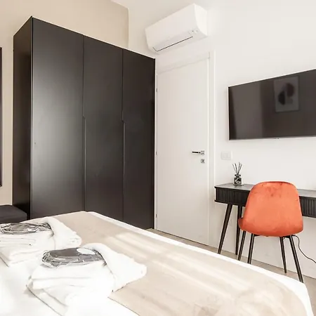 Golden Prestige Apartment Milan Exterior photo